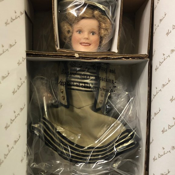 The Danbury Mint Wee Willie Winkie - Picture 2 of 6